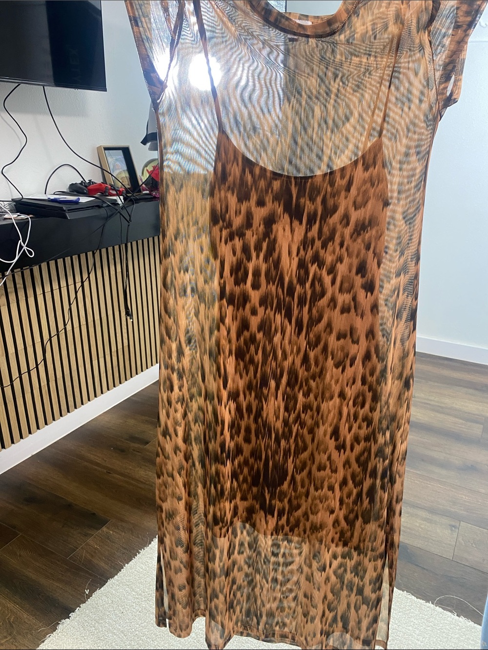Steve Madden Leopard Mesh Maxi Dress Slit EUC Size M - Picture 15 of 15